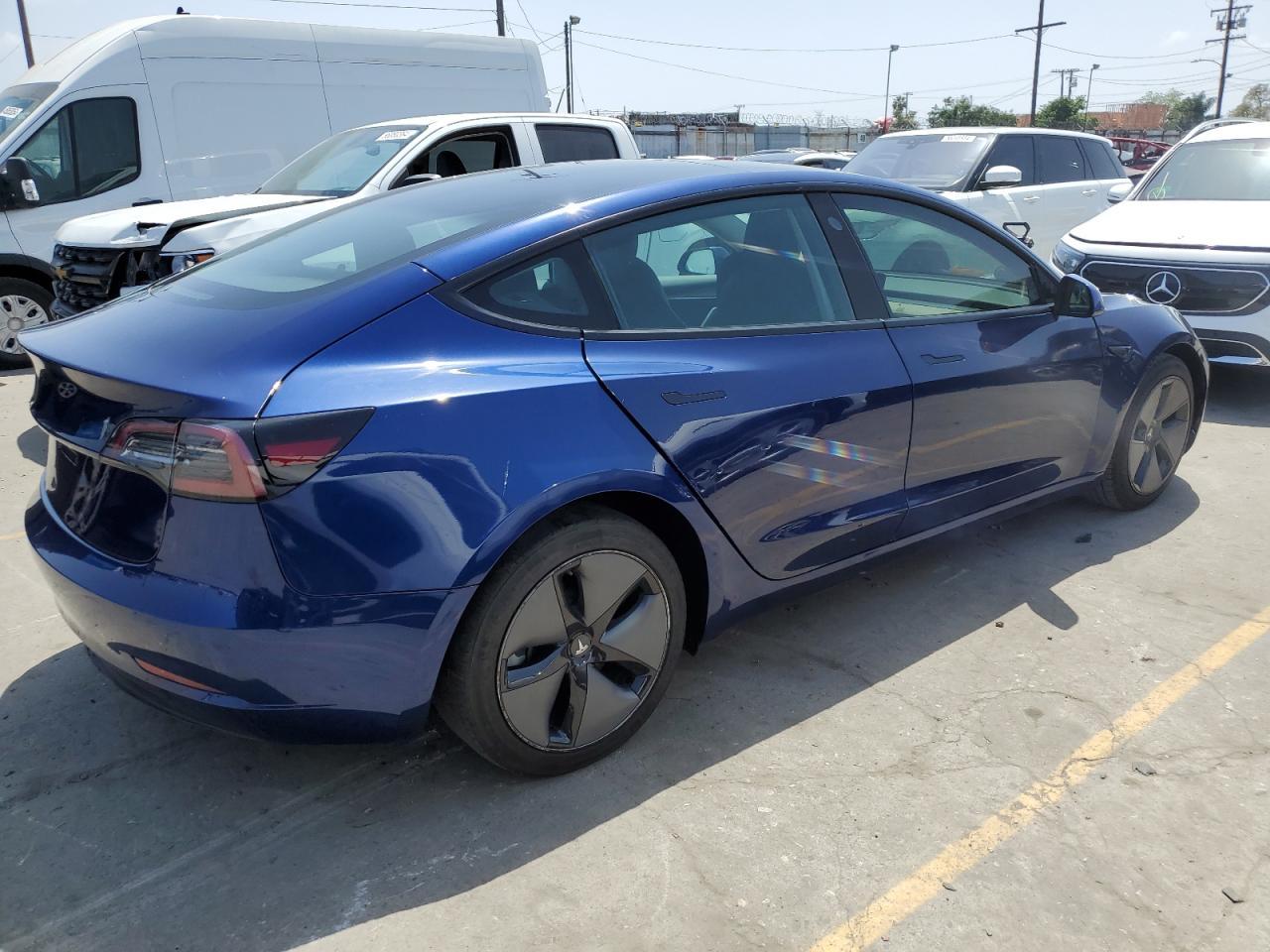 TESLA MODEL 3  2022