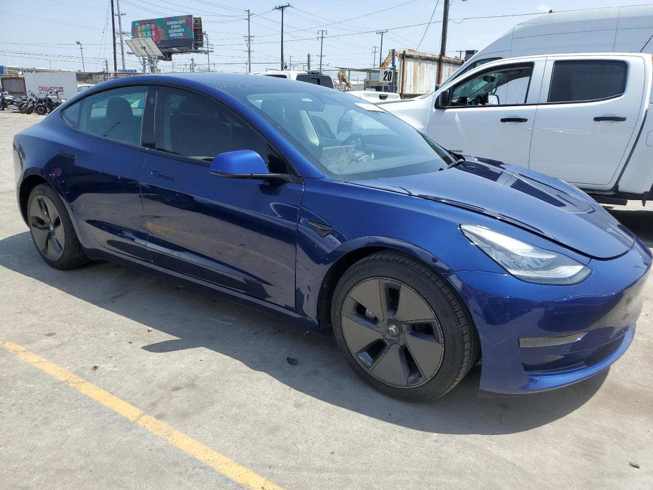 TESLA MODEL 3  2022