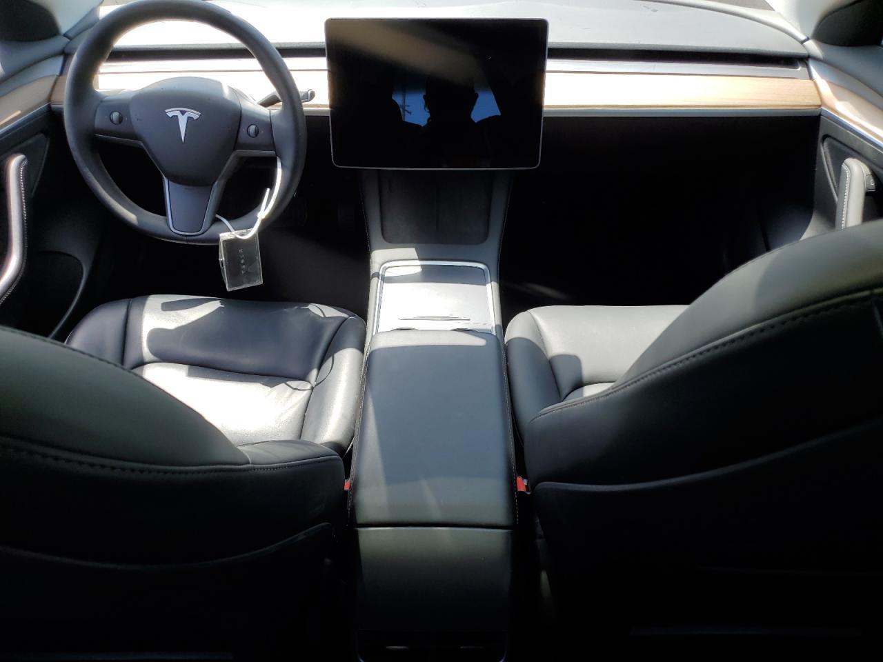 TESLA MODEL 3  2022
