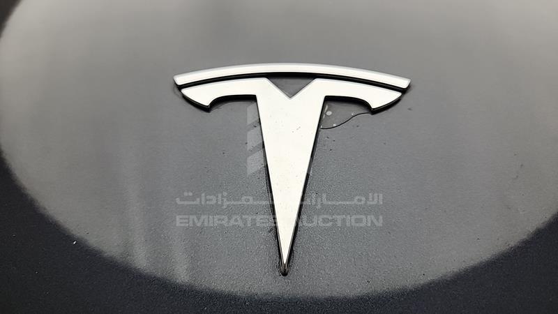 Tesla Model 3  2020