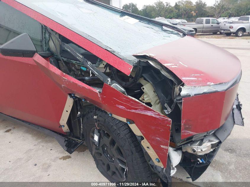 TESLA CYBERTRUCK  2024