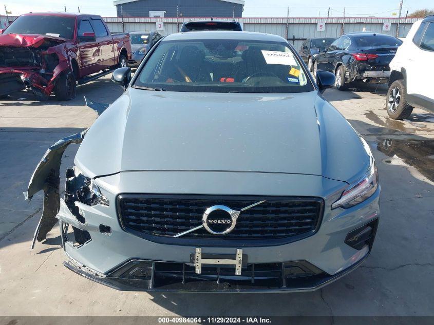 VOLVO S60 B5 MOMENTUM 2022