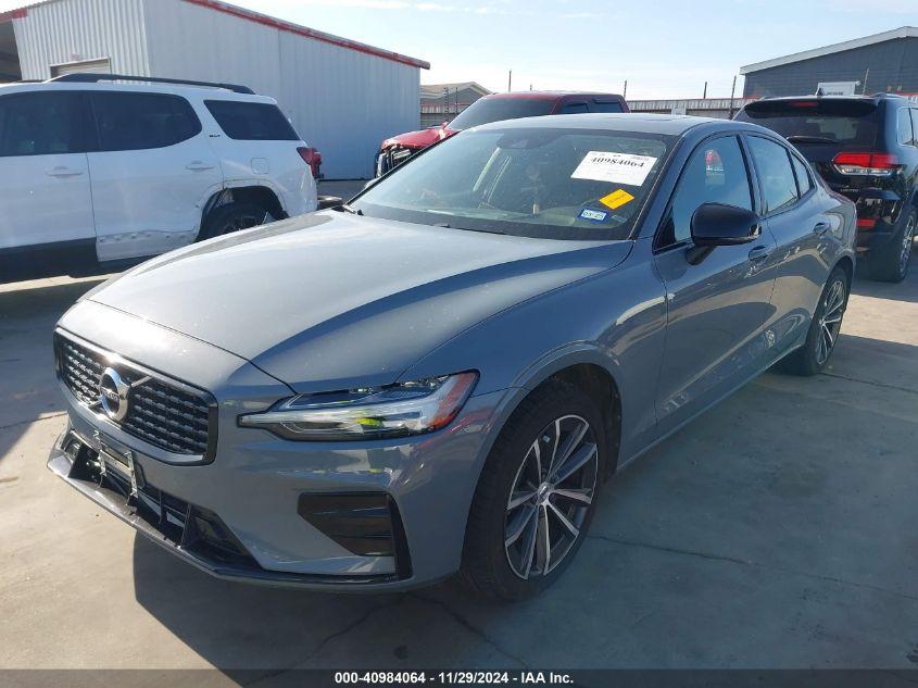 VOLVO S60 B5 MOMENTUM 2022