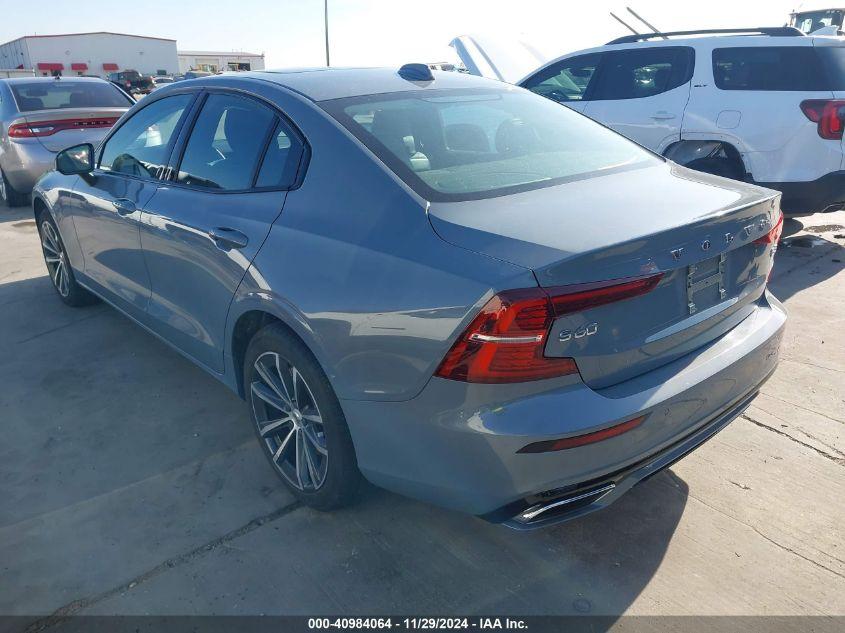 VOLVO S60 B5 MOMENTUM 2022