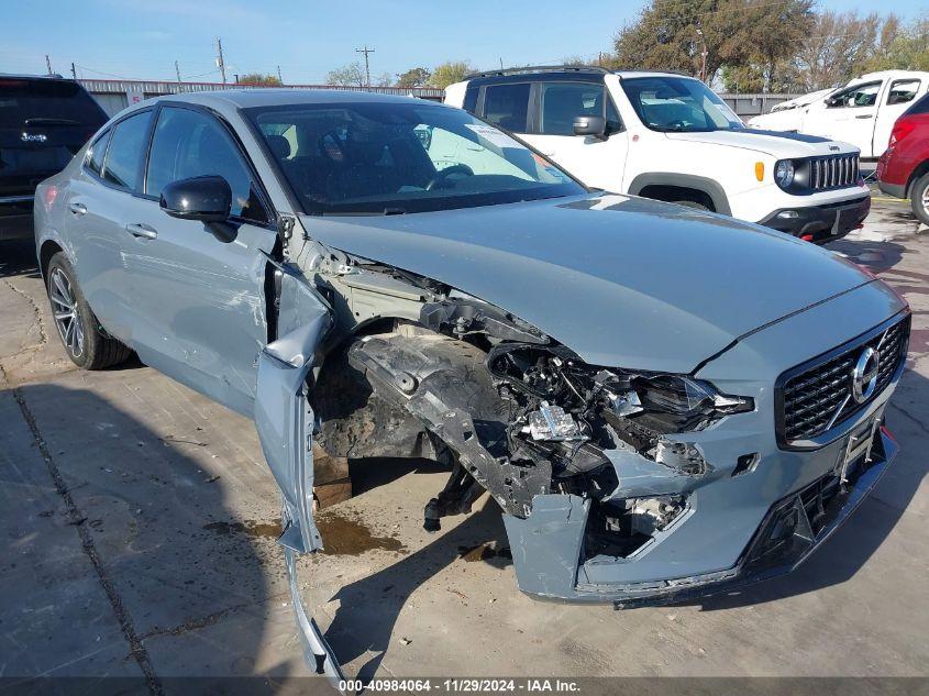 VOLVO S60 B5 MOMENTUM 2022