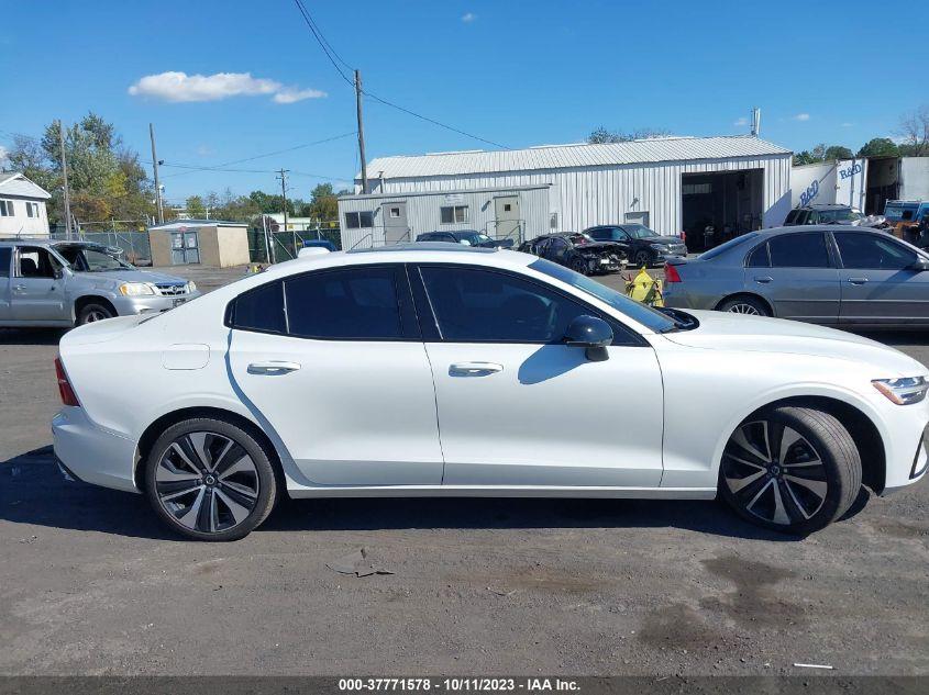 VOLVO S60 MOMENTUM/INSCRIPTION 2022