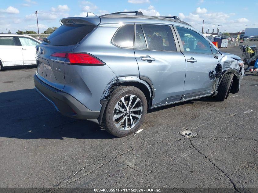 TOYOTA COROLLA CROSS XLE 2024