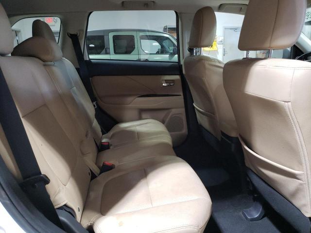 MITSUBISHI OUTLANDER  2016