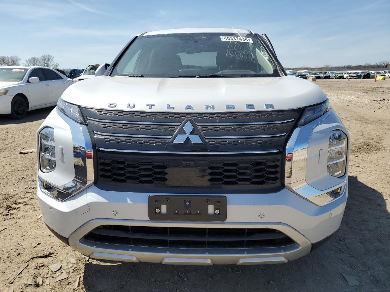 MITSUBISHI OUTLANDER  2023