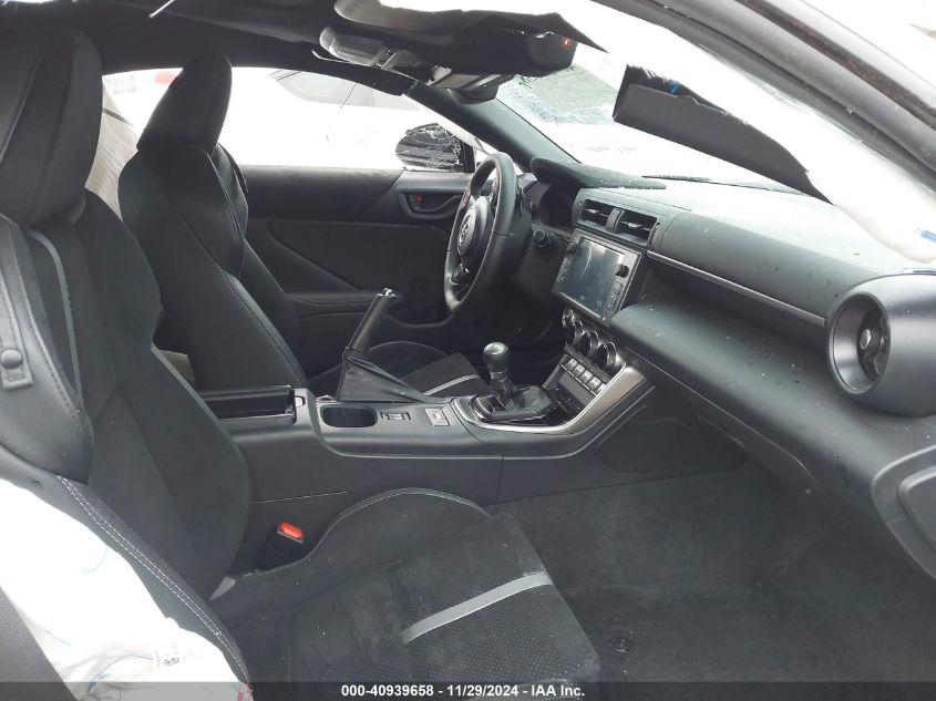 TOYOTA GR86 PREMIUM 2024