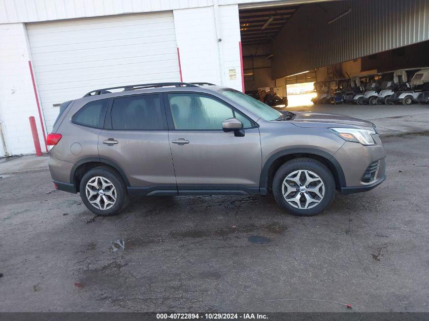 SUBARU FORESTER PREMIUM 2024