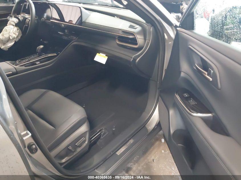 TOYOTA CROWN LIMITED 2024