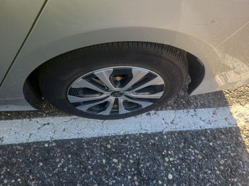 TOYOTA PRIUS PRIME LE 2020