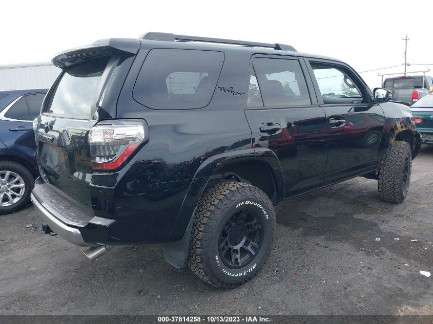 TOYOTA 4RUNNER SR5 2018