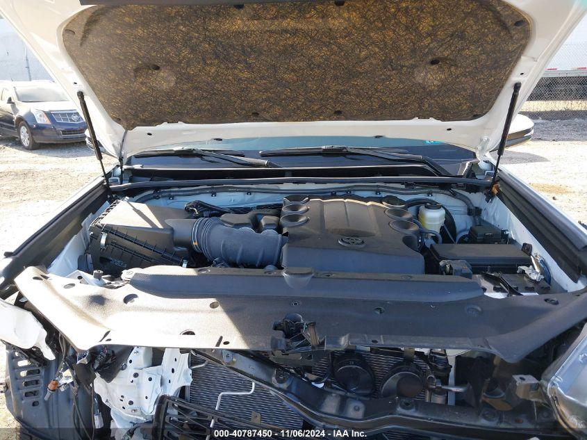 TOYOTA 4RUNNER SR5 PREMIUM 2024