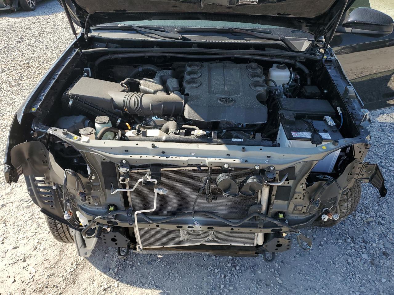 TOYOTA 4RUNNER SR 2024