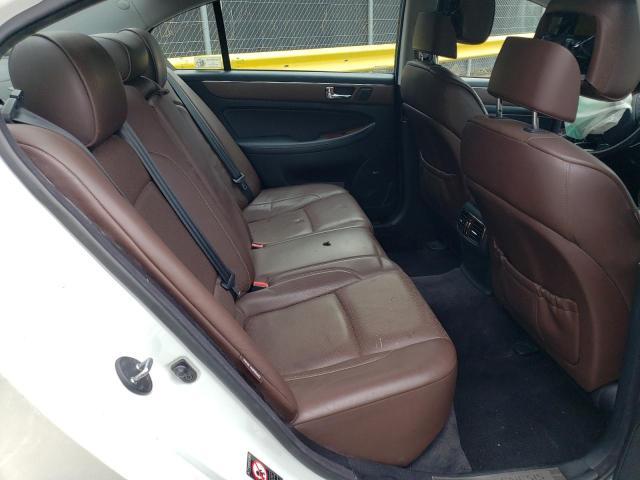 HYUNDAI GENESIS 3. 2010