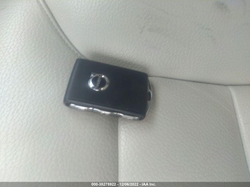 VOLVO XC60 MOMENTUM 2019