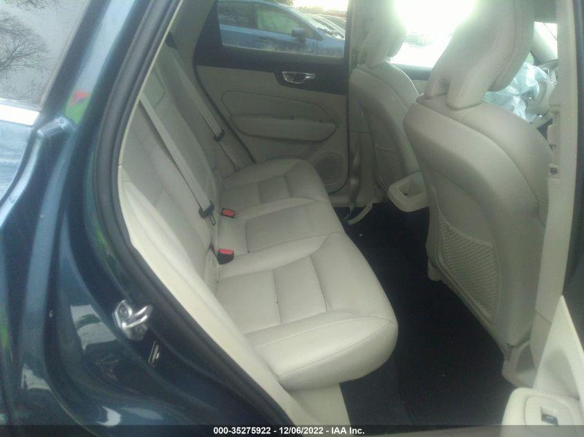 VOLVO XC60 MOMENTUM 2019