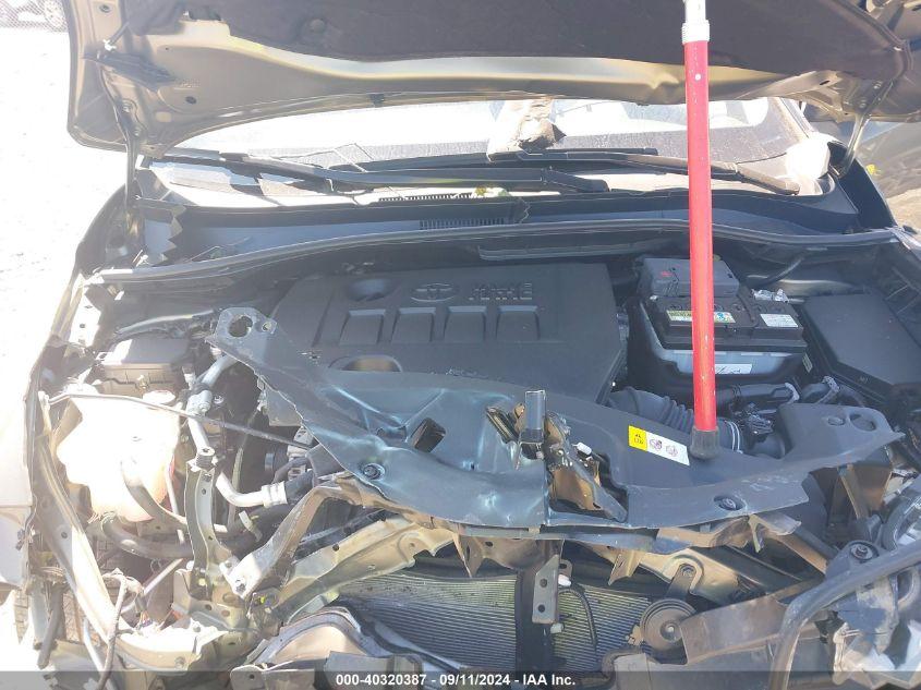 TOYOTA C-HR XLE 2021