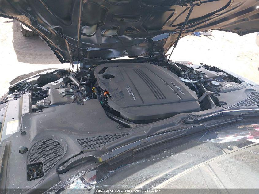 JAGUAR F-TYPE P300/CHECKERED FLAG 2020