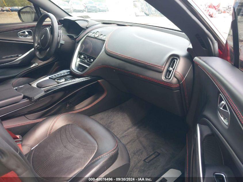 ASTON MARTIN DBX  2023