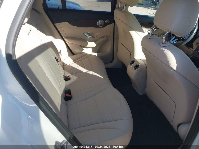 MERCEDES-BENZ GLC 300  2020