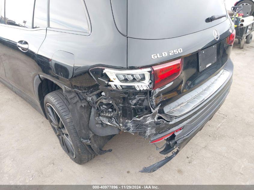 MERCEDES-BENZ GLB 4MATIC 2021