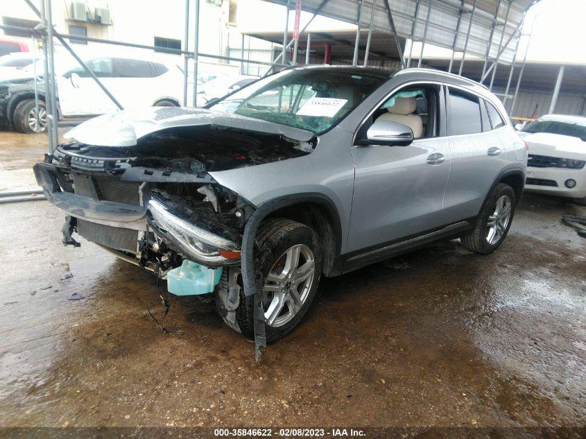 MERCEDES-BENZ GLA  2021