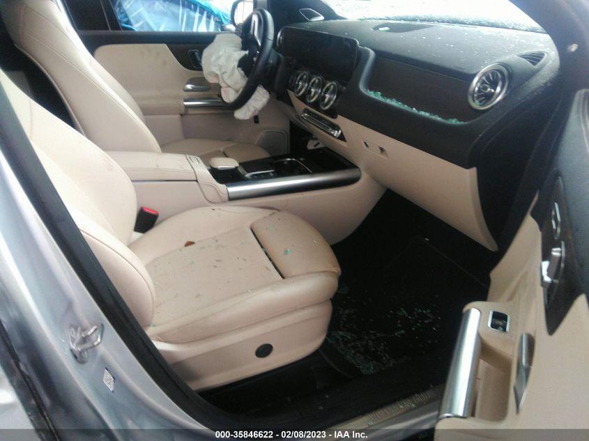 MERCEDES-BENZ GLA  2021