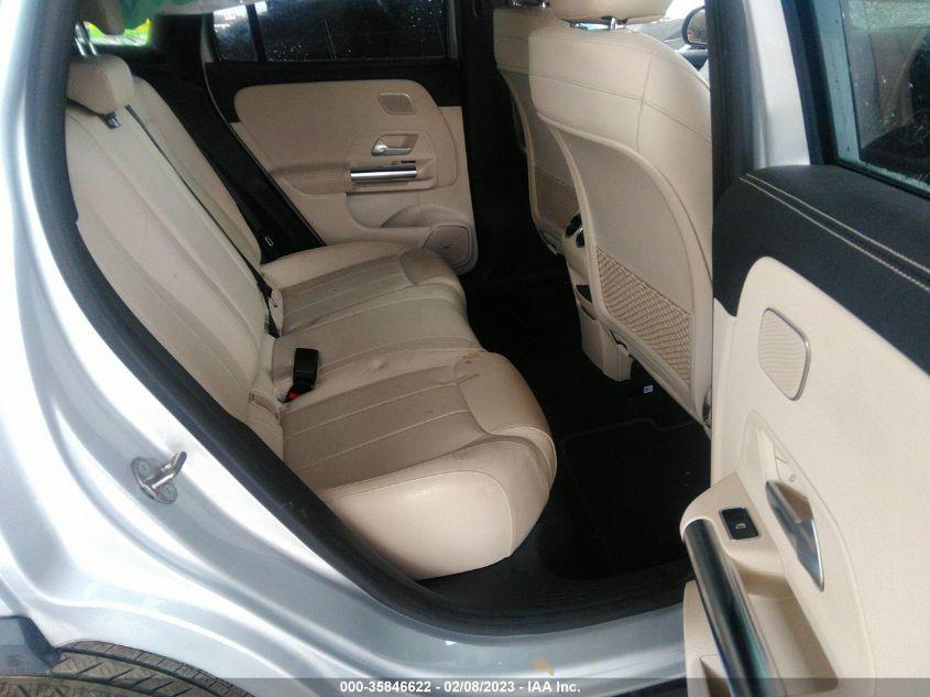 MERCEDES-BENZ GLA  2021