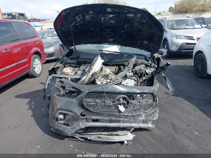 MERCEDES-BENZ GLA 250 2023