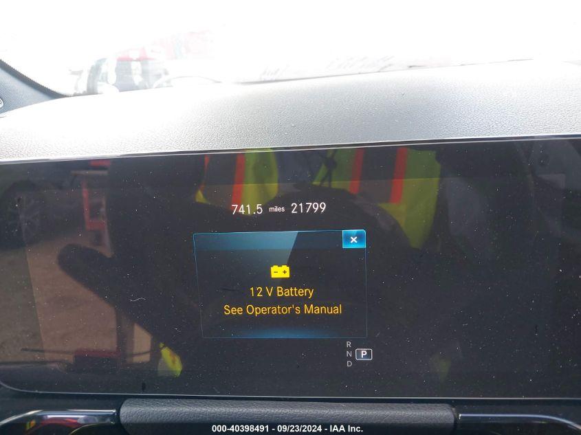 MERCEDES-BENZ GLA 250  2023