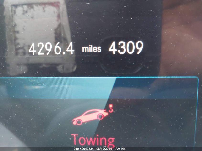 MERCEDES-BENZ EQB 300 SUV 4MATIC 2023