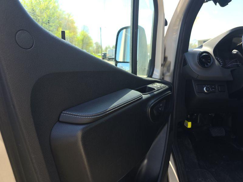 MERCEDES-BENZ SPRINTER 1500 STANDARD ROOF I4 2022