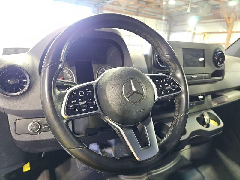 MERCEDES-BENZ SPRINTER 1500 STANDARD ROOF I4 2021