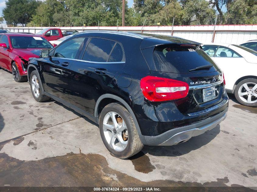MERCEDES-BENZ GLA GLA 250 2020