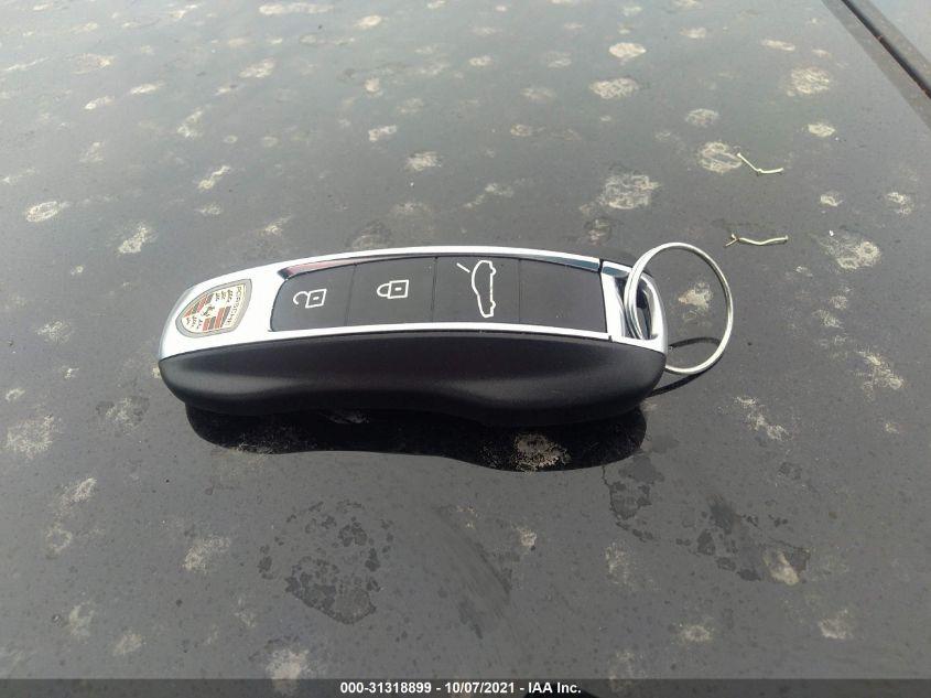 PORSCHE PANAMERA 4 E-HYBRID 2019