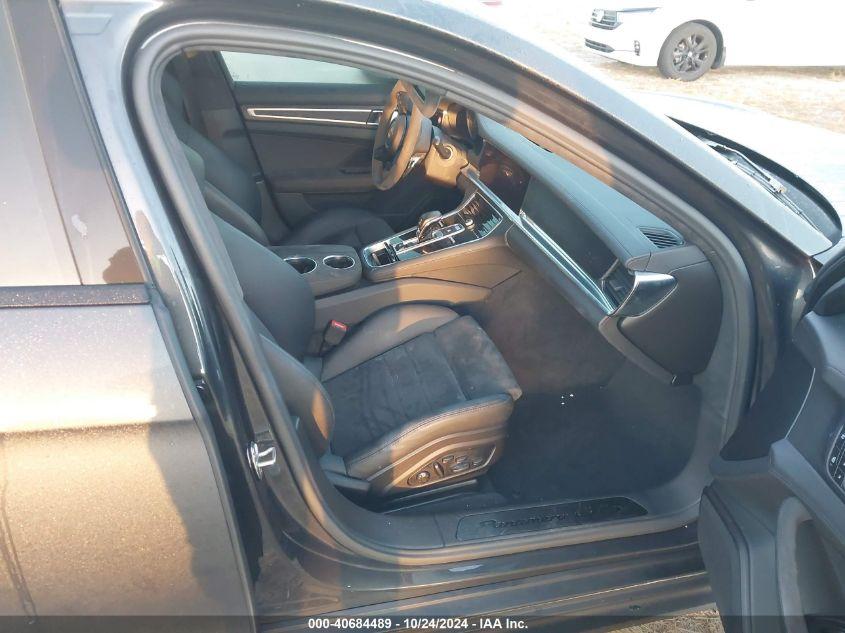 PORSCHE PANAMERA GTS 2022