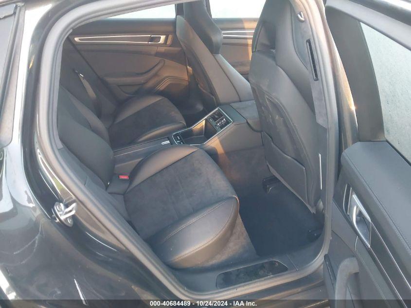 PORSCHE PANAMERA GTS 2022