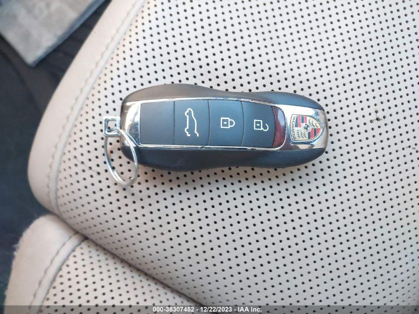 PORSCHE MACAN   2021