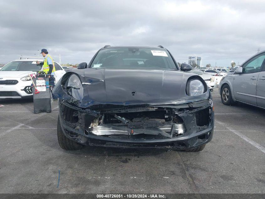 PORSCHE MACAN T 2023