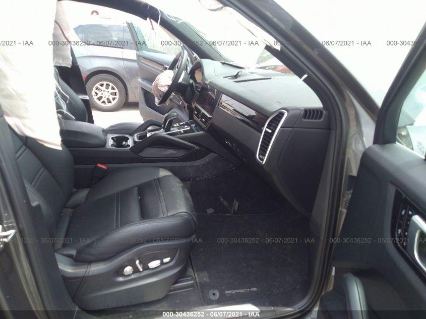 PORSCHE CAYENNE  2019