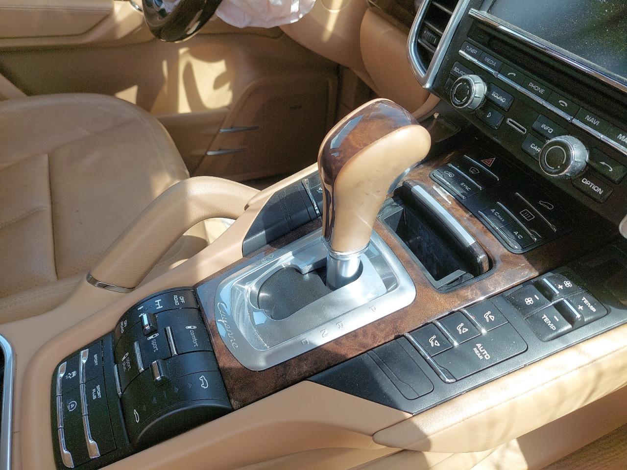 PORSCHE CAYENNE  2016