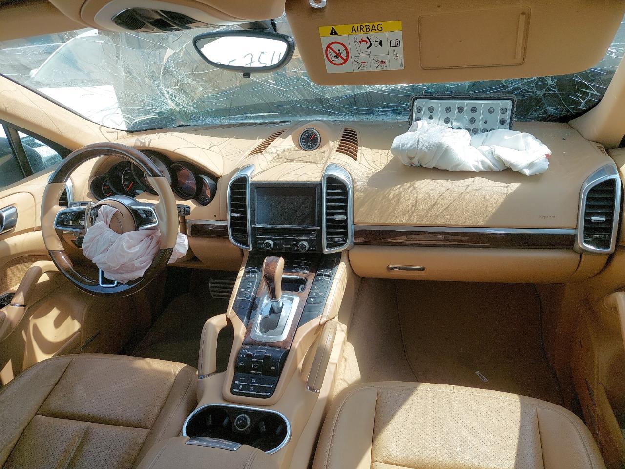 PORSCHE CAYENNE  2016