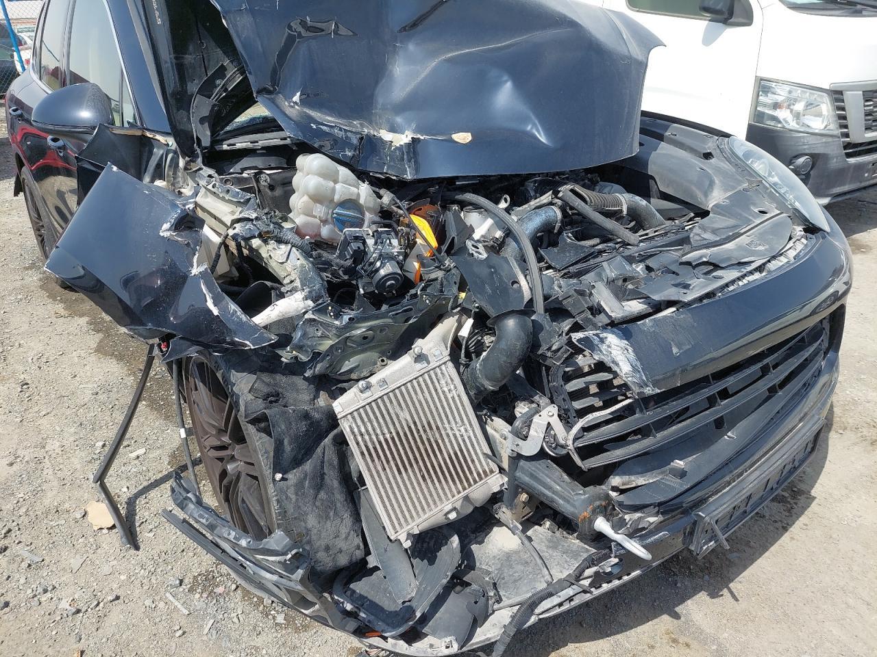 PORSCHE CAYENNE  2016