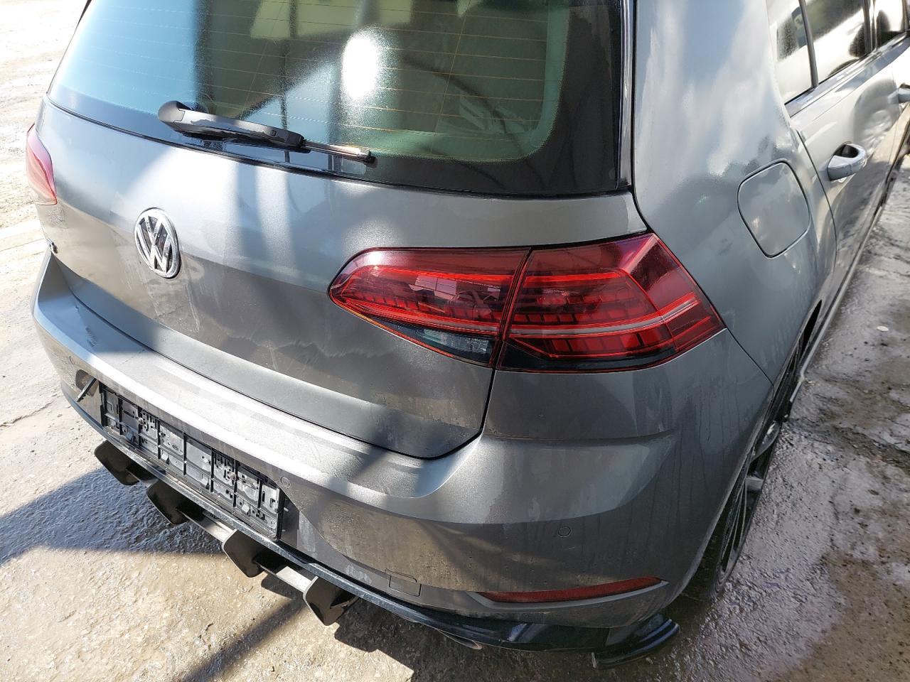 VOLKSWAGEN GOLF  2018