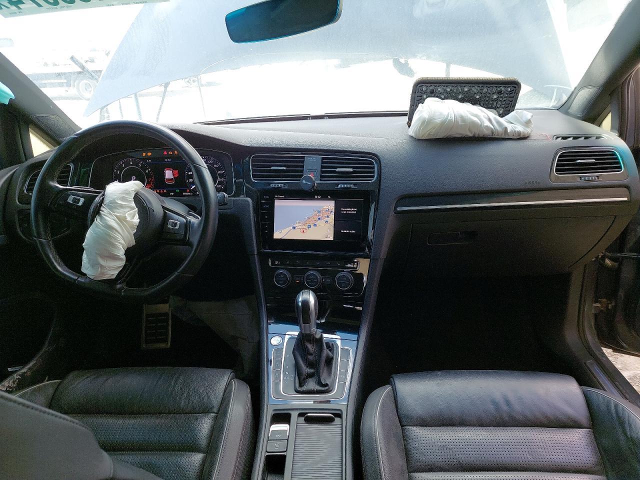 VOLKSWAGEN GOLF  2018