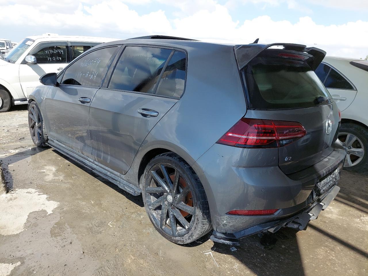 VOLKSWAGEN GOLF  2018