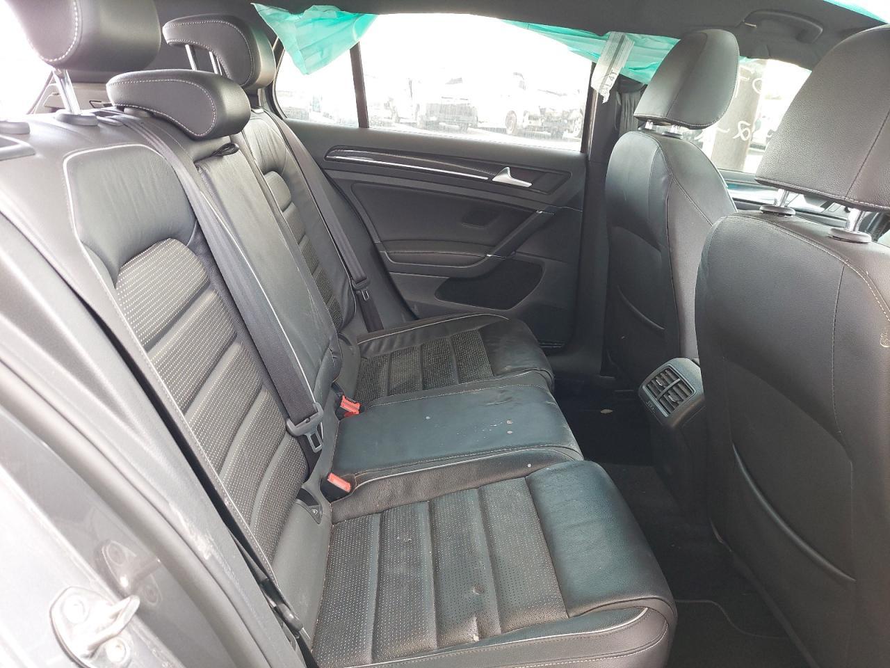 VOLKSWAGEN GOLF  2018